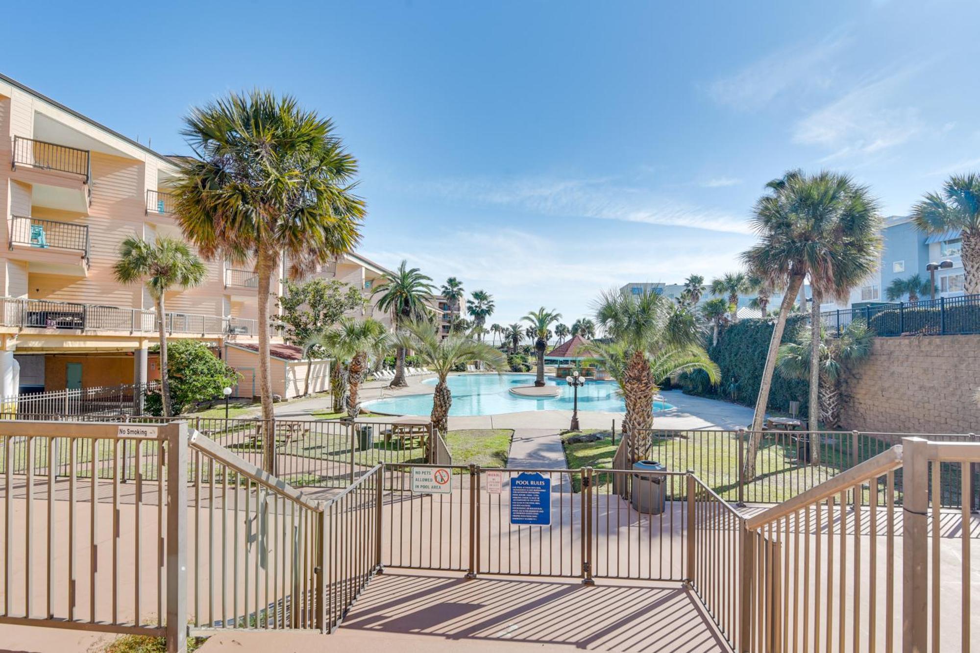 Lovely Walk To Seawall And Beach! Apartment Galveston